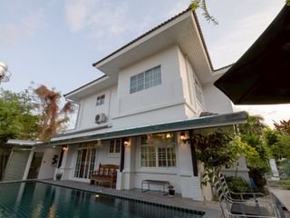For sale and for rent 5 bedrooms villa in San Kamphaeng, Chiang Mai