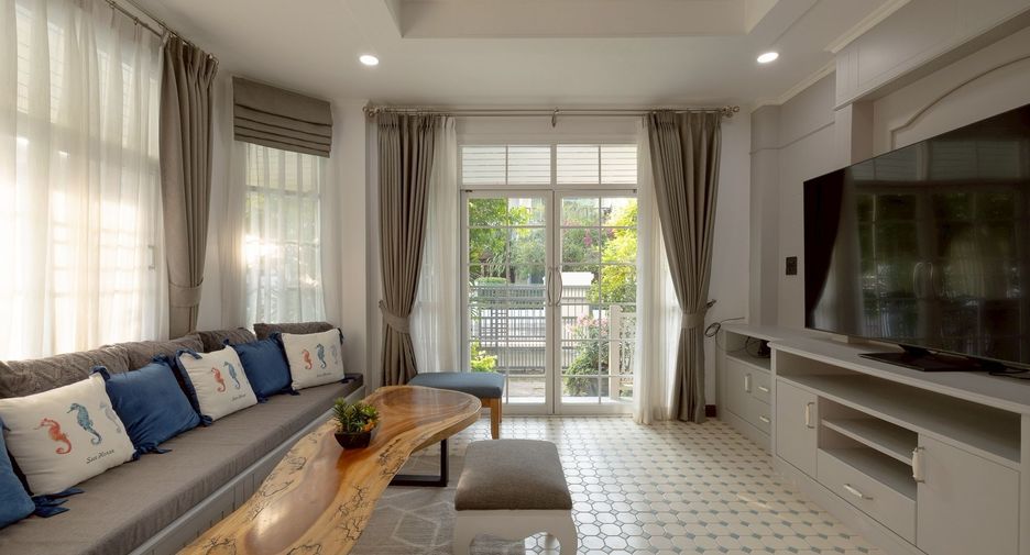 Villa en venta y en alquiler de 5 habitaciones en San Kamphaeng, Chiang Mai