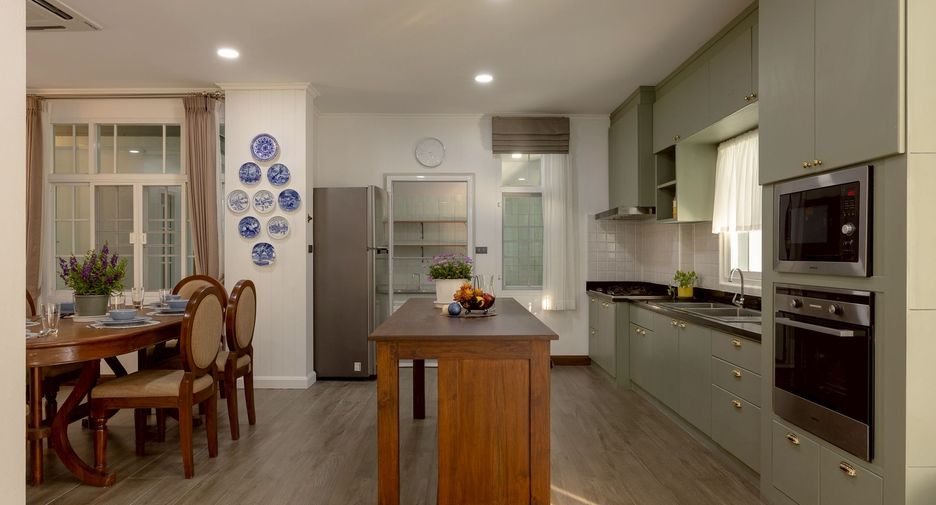 Villa en venta y en alquiler de 5 habitaciones en San Kamphaeng, Chiang Mai