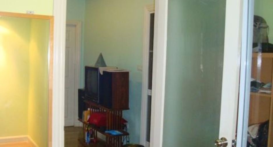 For sale 3 bedrooms house in Saphan Sung, Bangkok