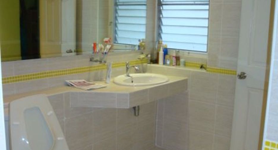 For sale 3 bedrooms house in Saphan Sung, Bangkok