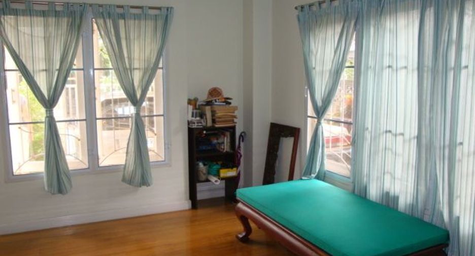 For sale 3 bedrooms house in Saphan Sung, Bangkok