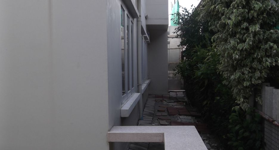 For sale 3 bedrooms house in Saphan Sung, Bangkok