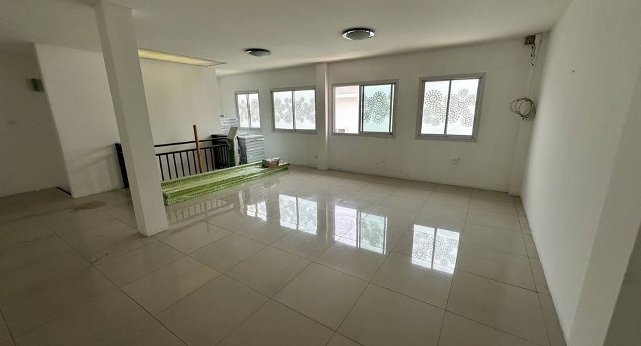 For rent 1 bed office in Mueang Chiang Mai, Chiang Mai