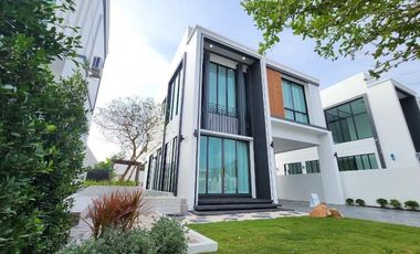 For sale 4 bedrooms villa in Hang Dong, Chiang Mai