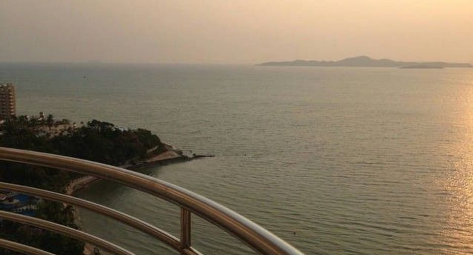 For rent 3 bedrooms condo in Bang Lamung, Chonburi