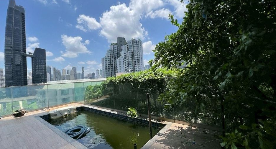 For sale 2 bedrooms condo in Khlong Toei, Bangkok