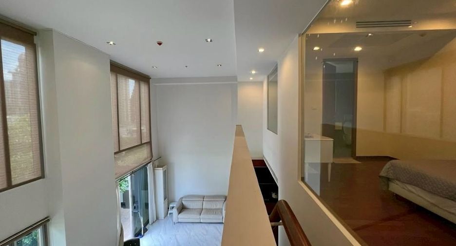 For sale 2 bedrooms condo in Khlong Toei, Bangkok