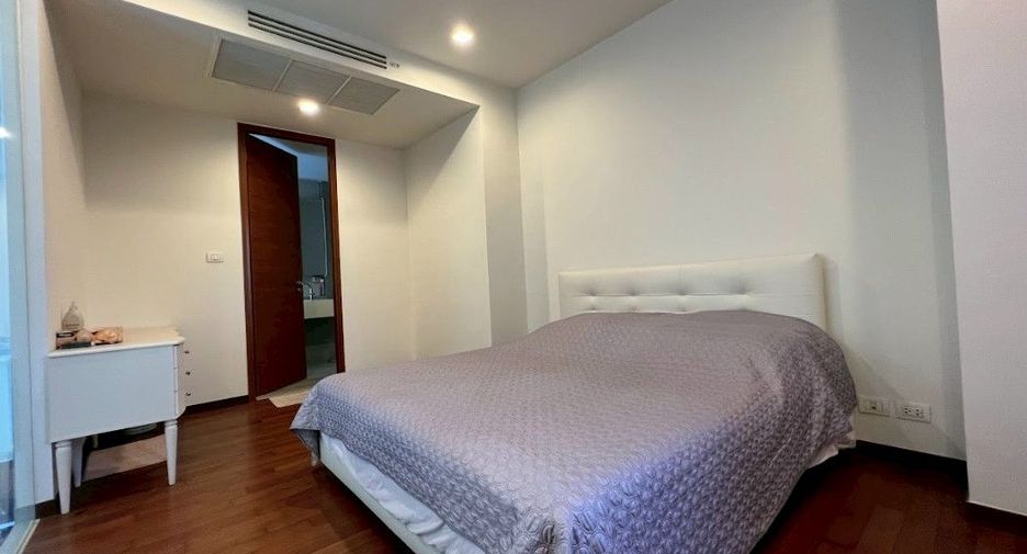For sale 2 bedrooms condo in Khlong Toei, Bangkok
