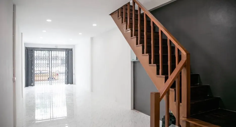 Casa adosada en venta de 2 habitaciones en Khlong San, Bangkok