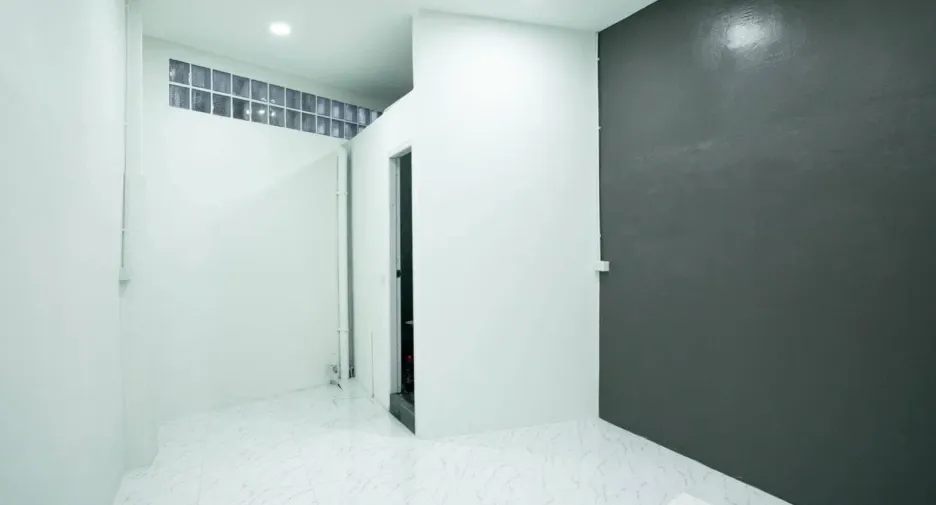 Casa adosada en venta de 2 habitaciones en Khlong San, Bangkok