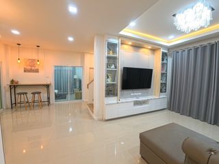 For rent 4 bedrooms house in Saraphi, Chiang Mai