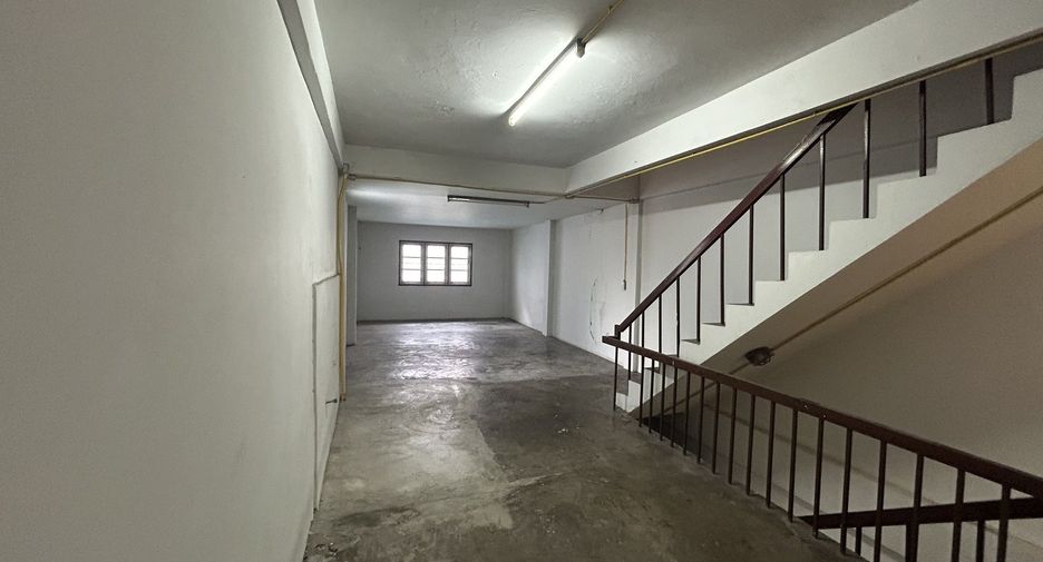 For sale 1 bed townhouse in Mueang Chiang Mai, Chiang Mai