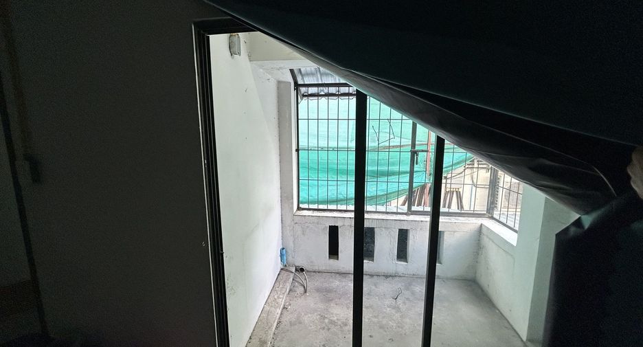 For sale 1 bed townhouse in Mueang Chiang Mai, Chiang Mai
