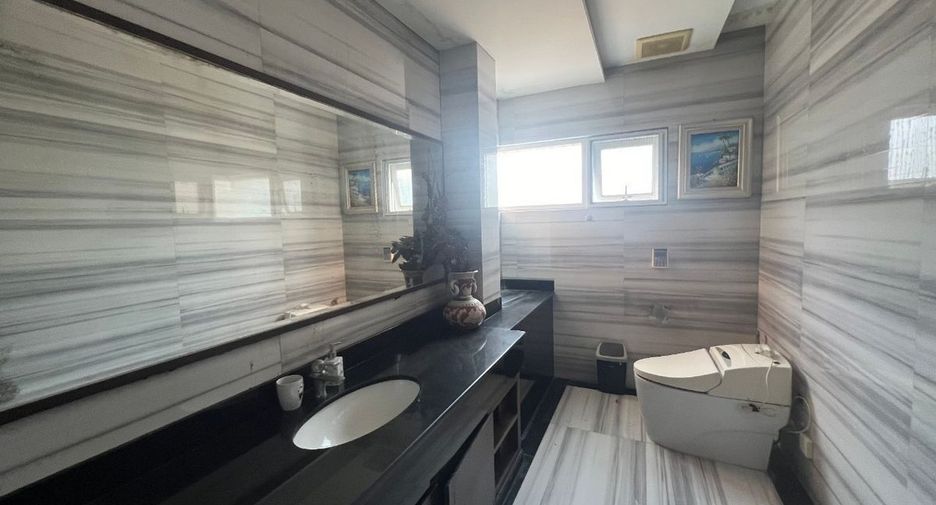 For sale 8 bedrooms house in Bang Phli, Samut Prakan