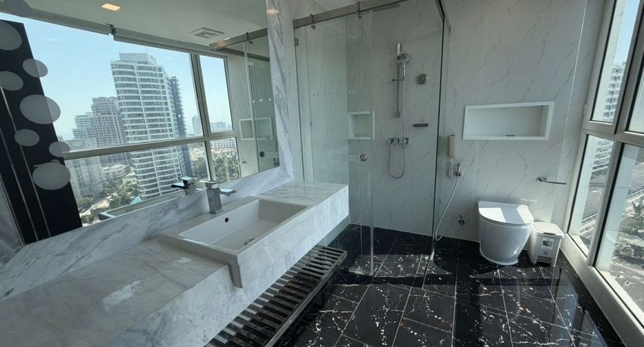 For rent 2 bedrooms condo in Bang Lamung, Chonburi