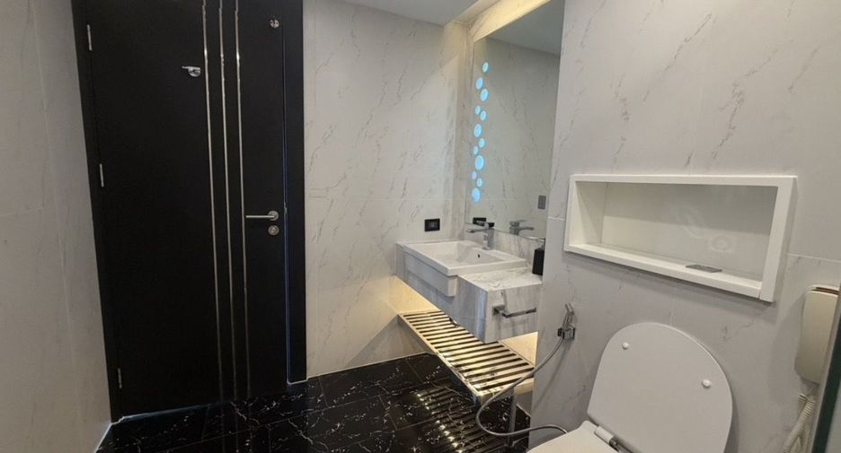 For rent 2 bedrooms condo in Bang Lamung, Chonburi