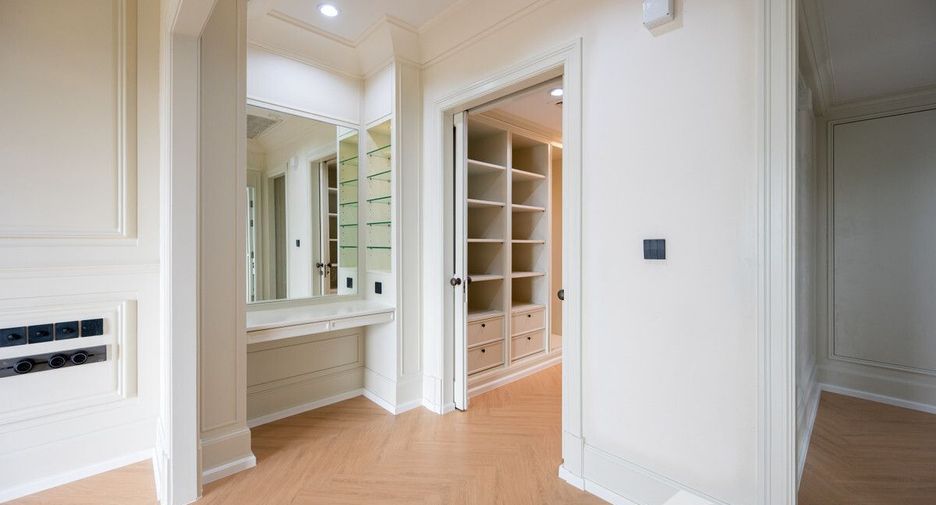 For sale 2 bedrooms condo in Yan Nawa, Bangkok