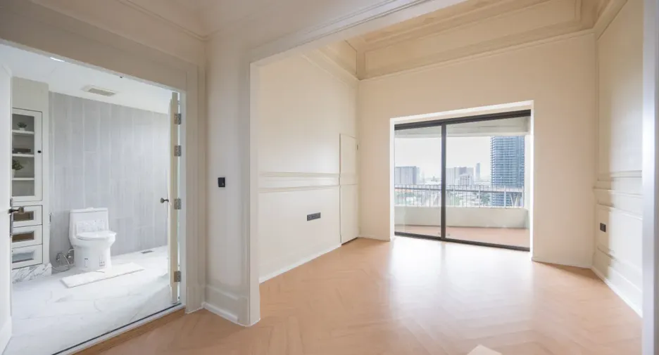 For sale 2 bedrooms condo in Yan Nawa, Bangkok