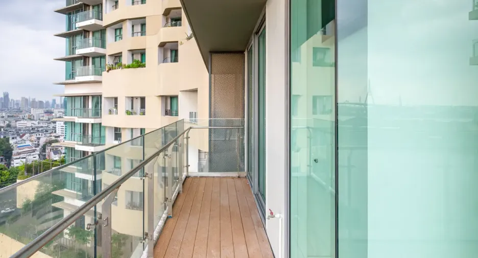 For sale 2 bedrooms condo in Yan Nawa, Bangkok