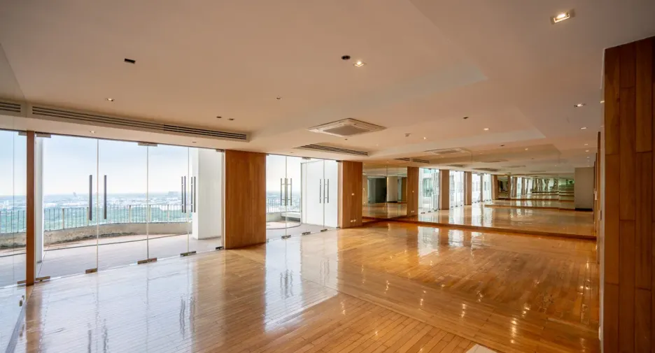 For sale 2 bedrooms condo in Yan Nawa, Bangkok