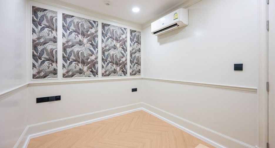 For sale 2 bedrooms condo in Yan Nawa, Bangkok