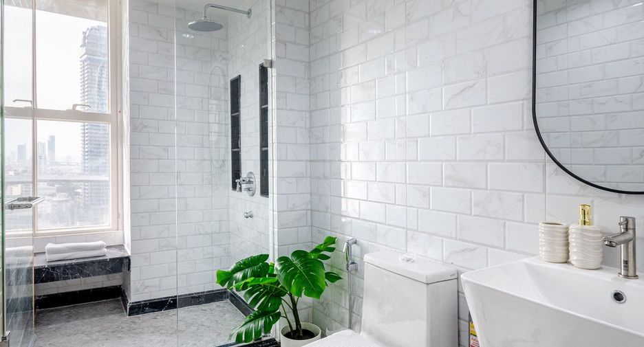 For sale 2 bedrooms condo in Yan Nawa, Bangkok