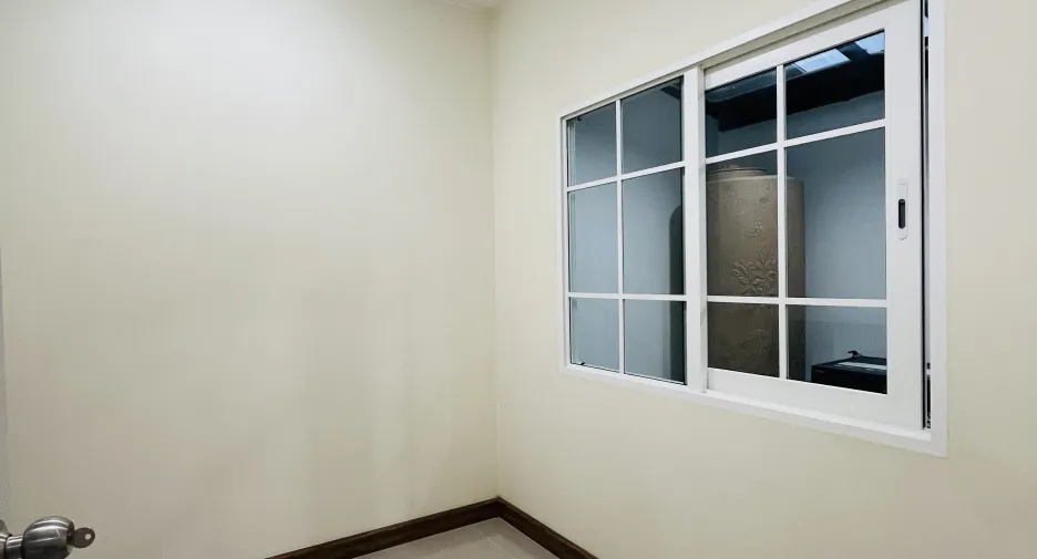 For rent 3 bedrooms townhouse in Mueang Chiang Mai, Chiang Mai