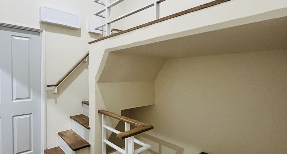 For rent 3 bedrooms townhouse in Mueang Chiang Mai, Chiang Mai