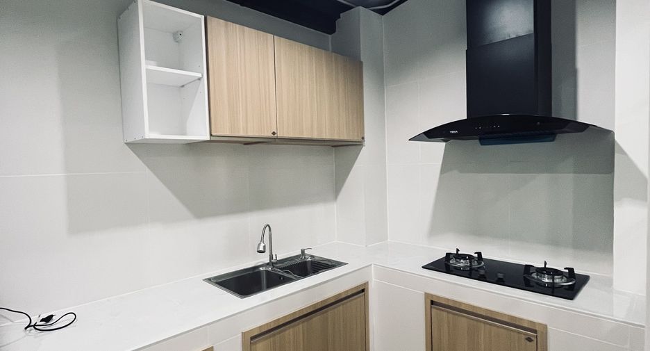 For rent 3 bedrooms townhouse in Mueang Chiang Mai, Chiang Mai