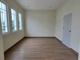 Casa adosada en venta de 4 habitaciones en Bang Lamung, Chonburi