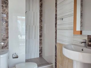 Casa adosada en venta de 4 habitaciones en Bang Lamung, Chonburi