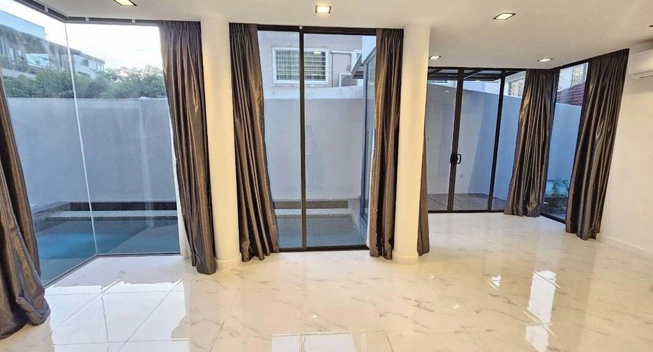 À vendre 3 chambres maison à Suan Luang, Bangkok