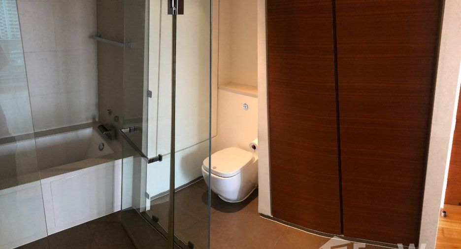 For sale 1 Beds condo in Sathon, Bangkok