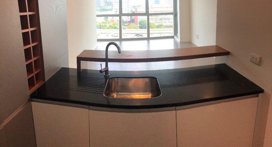 For sale 1 Beds condo in Sathon, Bangkok