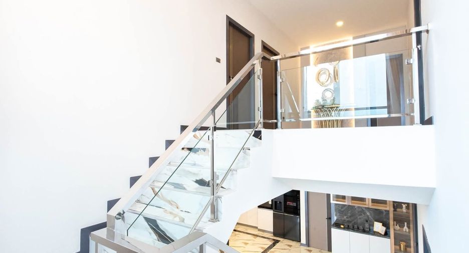 Villa en venta de 5 habitaciones en Bang Lamung, Chonburi