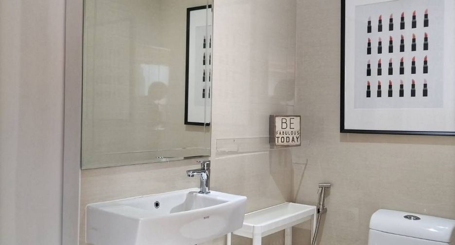 For sale 3 bedrooms condo in Watthana, Bangkok