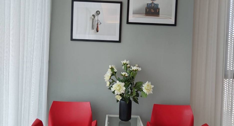 For sale 3 bedrooms condo in Watthana, Bangkok