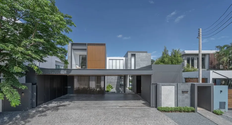 For sale 6 bedrooms villa in Mueang Chiang Mai, Chiang Mai
