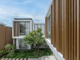 For sale 6 bedrooms villa in Mueang Chiang Mai, Chiang Mai