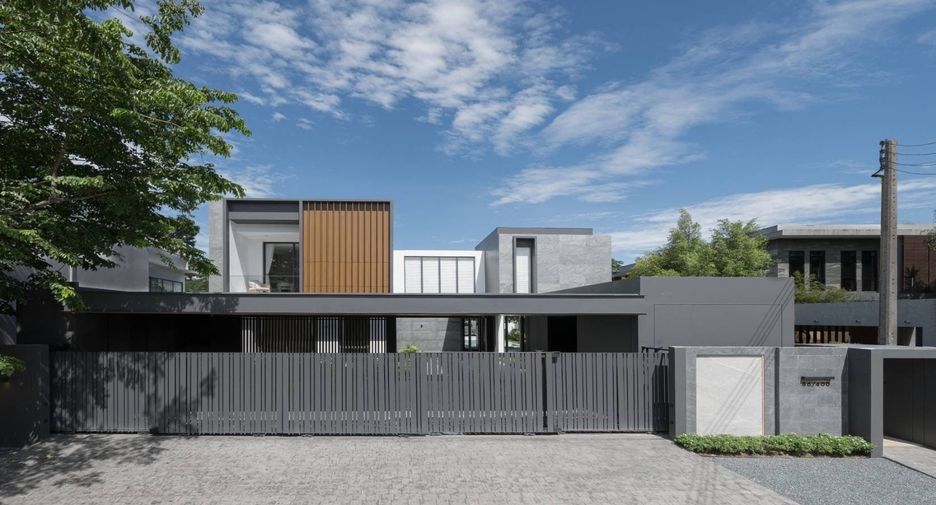 For sale 6 bedrooms villa in Mueang Chiang Mai, Chiang Mai