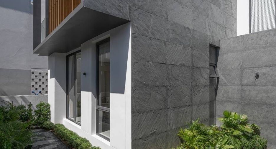 For sale 6 bedrooms villa in Mueang Chiang Mai, Chiang Mai