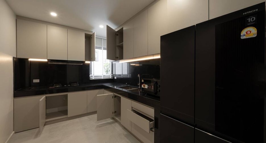 For sale 6 bedrooms villa in Mueang Chiang Mai, Chiang Mai