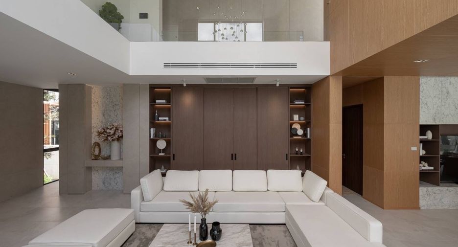For sale 6 bedrooms villa in Mueang Chiang Mai, Chiang Mai