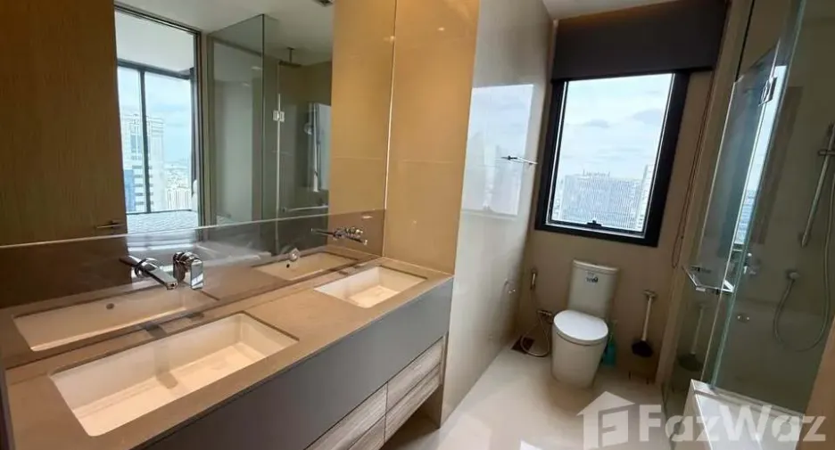 For sale 1 bed condo in Khlong Toei, Bangkok