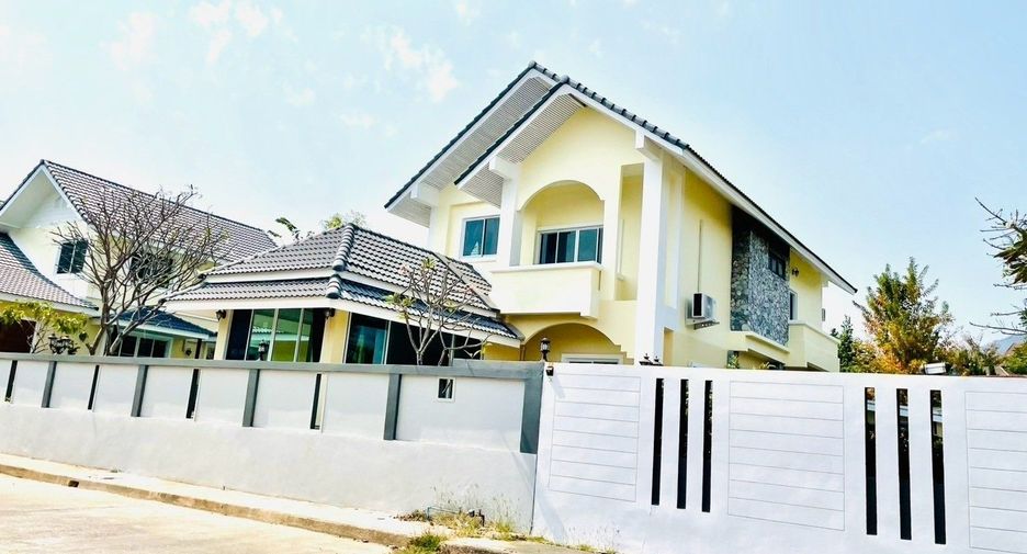 For rent 14 bedrooms house in Mueang Chiang Mai, Chiang Mai
