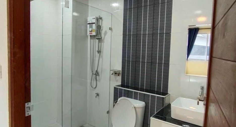 For rent 14 bedrooms house in Mueang Chiang Mai, Chiang Mai
