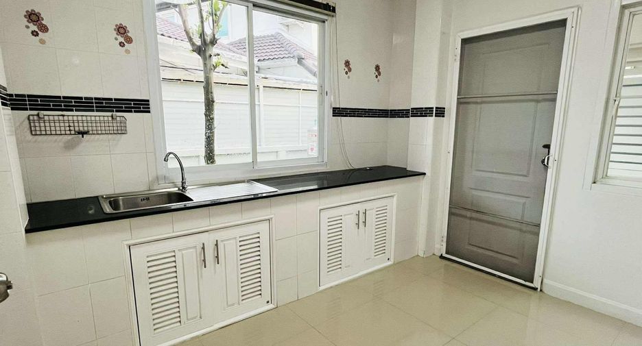 For sale 4 bedrooms house in Doi Saket, Chiang Mai