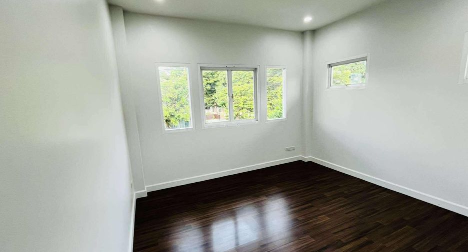 For sale 4 bedrooms house in Doi Saket, Chiang Mai