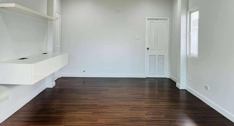 For sale 4 bedrooms house in Doi Saket, Chiang Mai